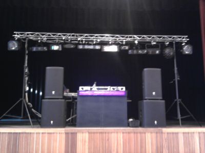 dj jordan dj animateur avec sono et light show laser