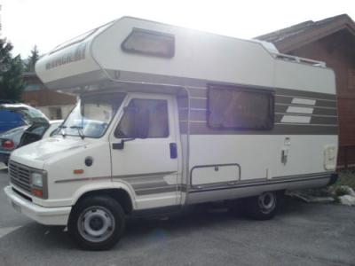 A DONNER CAMPING CAR HYMER 55 J5 TD