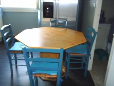 TABLE + 4 CHAISES