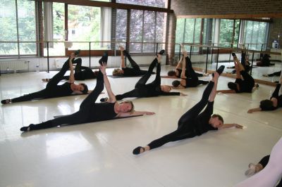 Omnibulle - cours de danse classique et contemporaine pour adultes