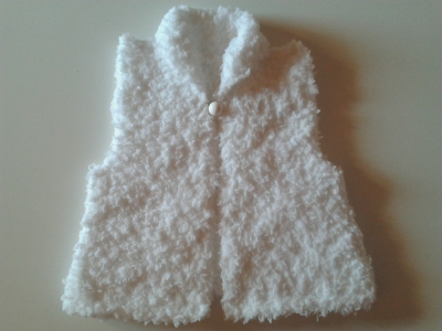 Vends gilets et cardigans b�b� neufs enti�rement faits main