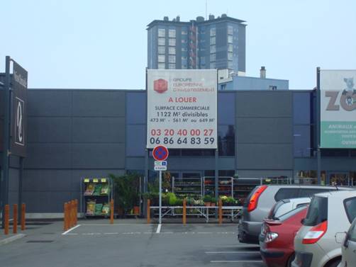 Local commercial situ prs de Auchan