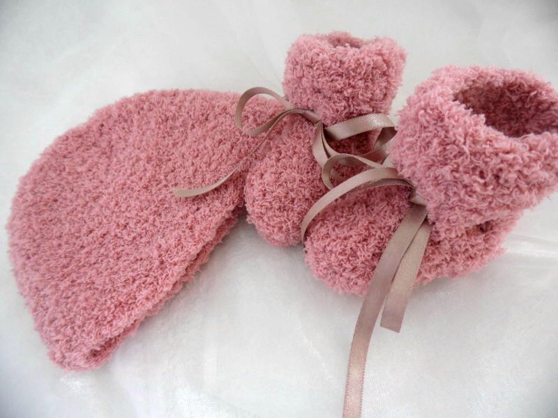 Bonnet chaussons Oeillet tricot fait main bébé