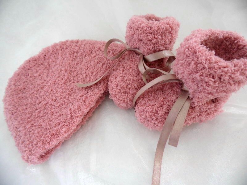 Bonnet chaussons Oeillet tricot fait main bb