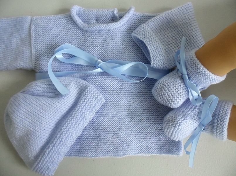 Tricot laine bb fait main brassire bleue