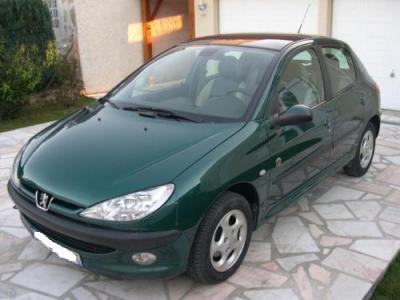 PEUGEOT 206 VERTE  INTERIEUR CUIR 2000