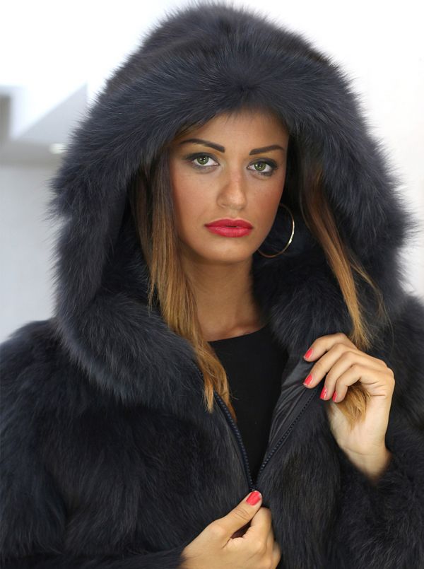 Manteau  capuche en fourrure de renard gris 