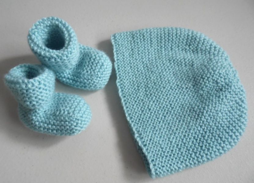 Tricot laine bb fait main bonnet chaussons