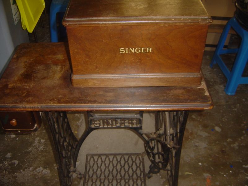 Ancienne machine  coudre Singer