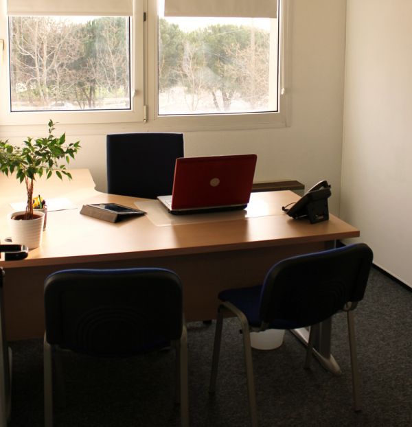 Location - Bureau, local commercial Lattes