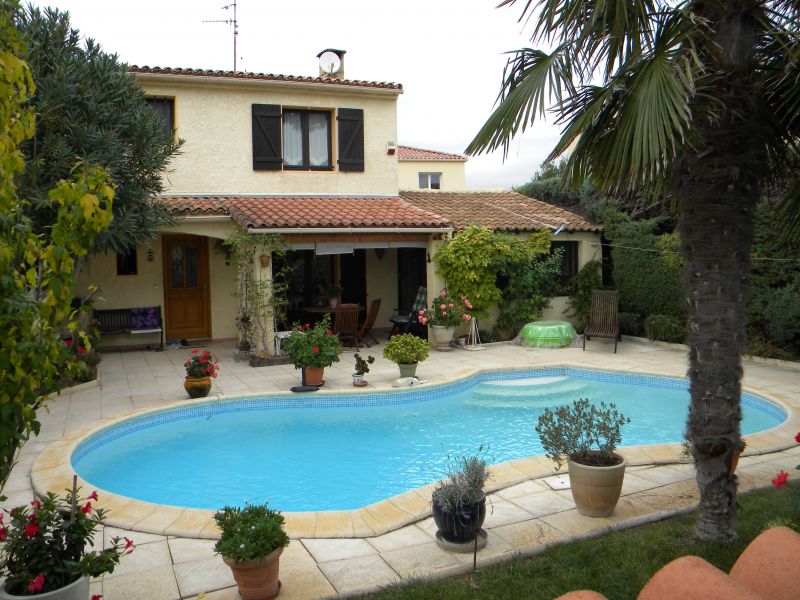 MAUGUIO villa F5 122m avec piscine