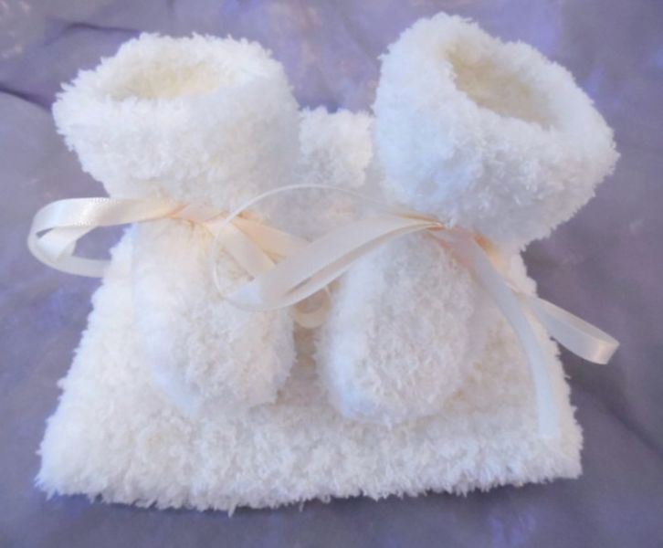 Bonnet chaussons Ecru tricot bb laine