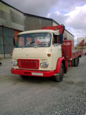 RENAULT SAVIEM  SM 6  GRUE