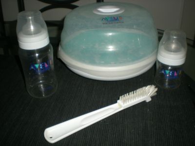 St�rilisateur + biberon + brosse 