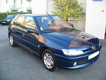  je cède contre bon soin Peugeot 306 HDI diesel 1997;