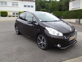 Peugeot 208 eHDI 115 fline 5 portes