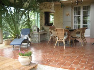 Villa 7 pi�ces, 210 m2 sur 2350 m�tres, 480000�