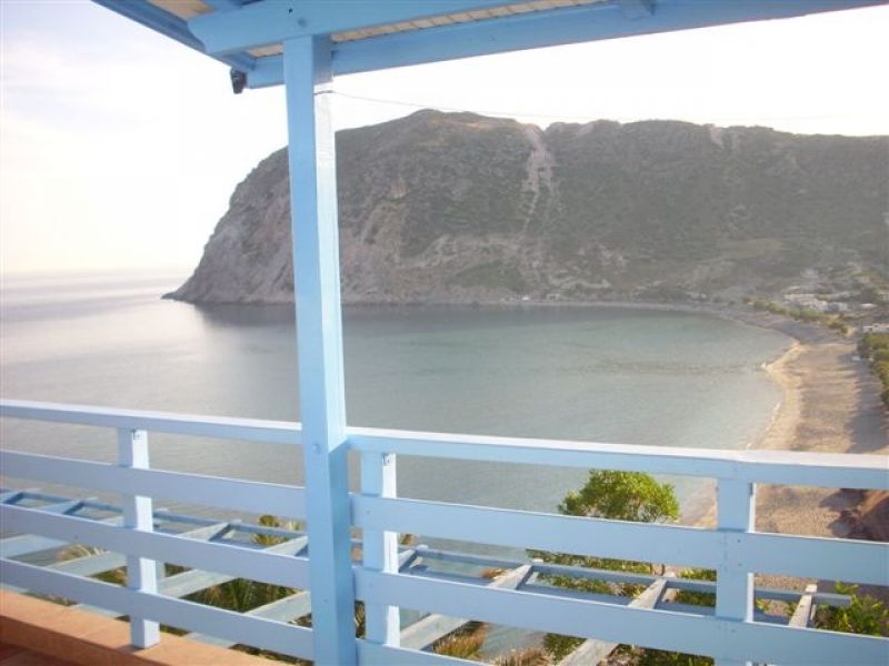 Greece Cyclades island of Milos rent  rooms , studio , apartment