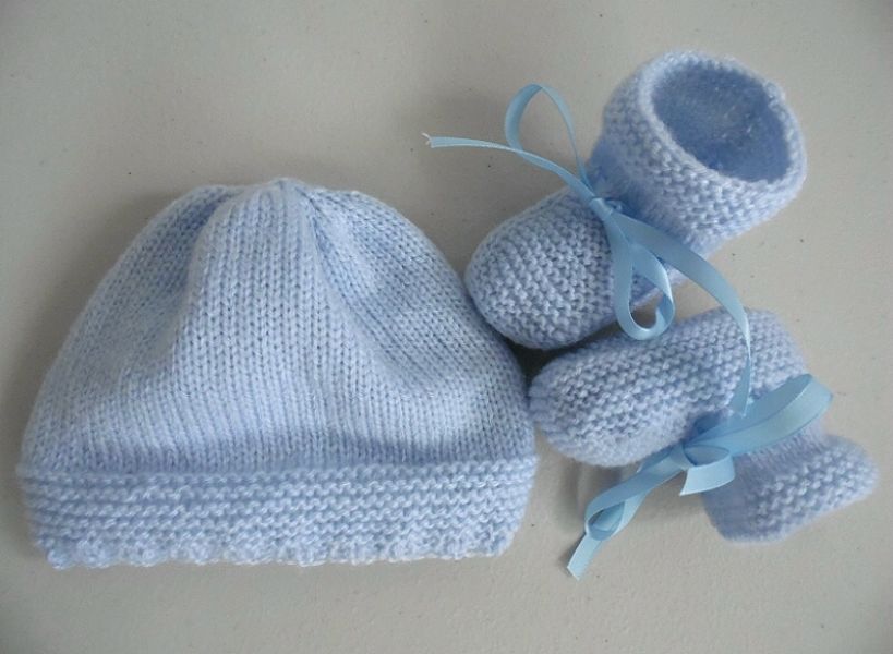 Tricot laine bébé fait main brassière bleue