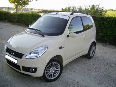 Donne une tr�s belle voiture sans permis ligier x-too