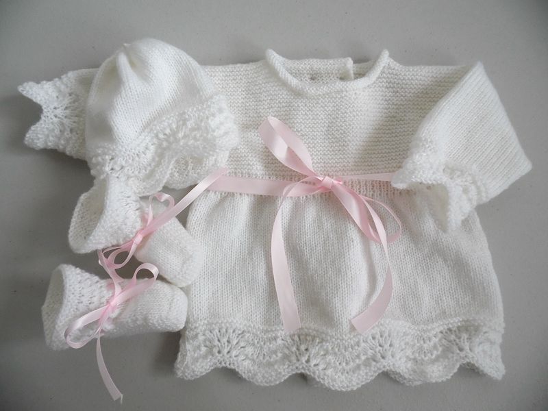 Tricot laine bébé fait main brassière rose