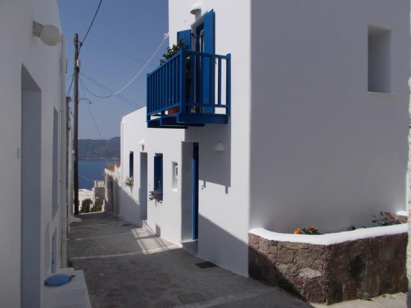 Greece Cyclades island of Milos rent house in Plaka  great for 6 people